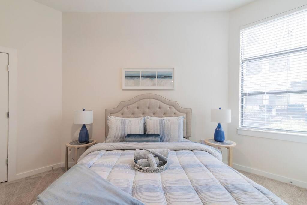Charming Cozy Apartment With Wi-Fi & Free Parking Charlotte Bagian luar foto