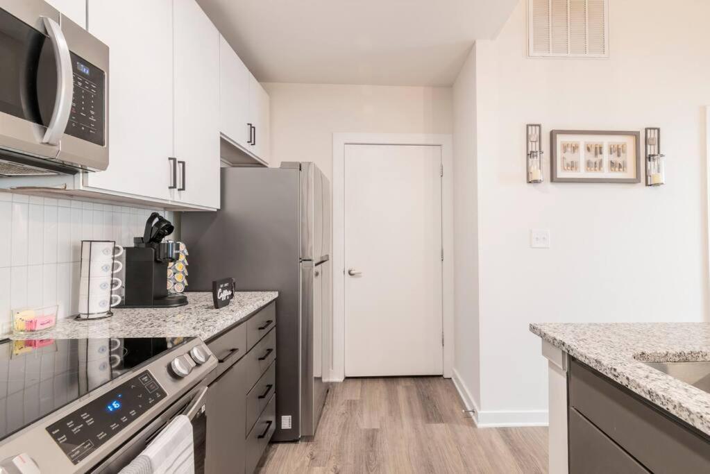 Charming Cozy Apartment With Wi-Fi & Free Parking Charlotte Bagian luar foto