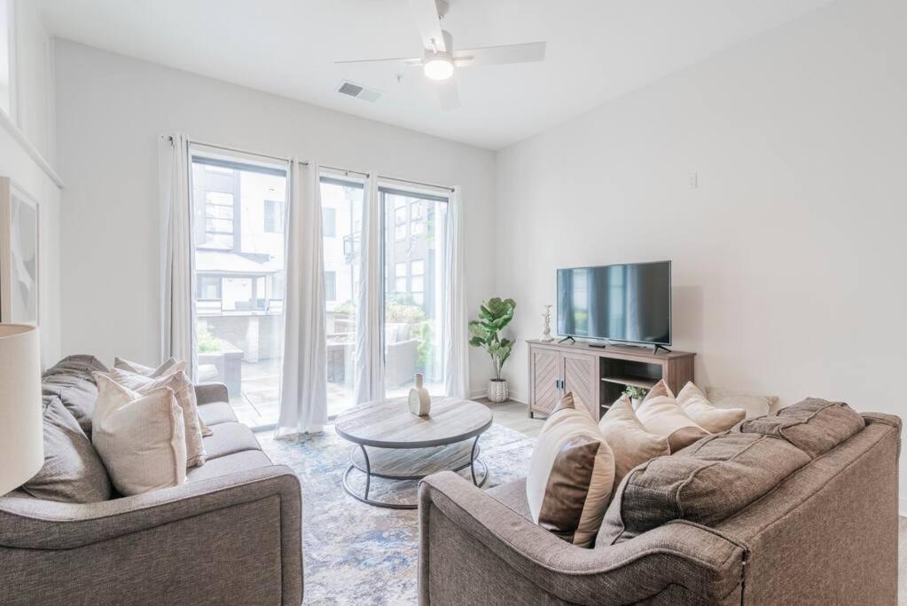 Charming Cozy Apartment With Wi-Fi & Free Parking Charlotte Bagian luar foto