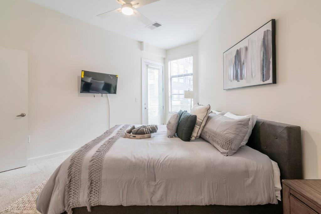 Charming Cozy Apartment With Wi-Fi & Free Parking Charlotte Bagian luar foto