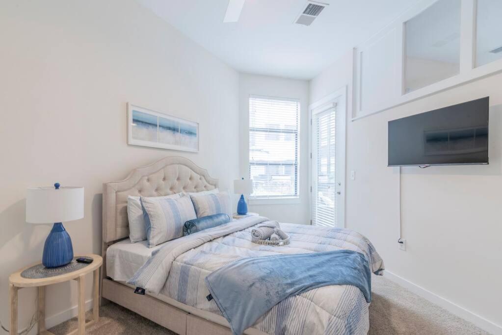 Charming Cozy Apartment With Wi-Fi & Free Parking Charlotte Bagian luar foto
